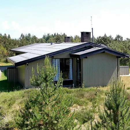 Three-bedroom In 14 Blåvand