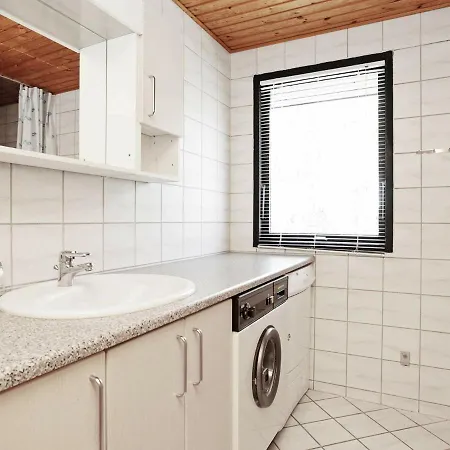 Ferienhaus Three-bedroom In 14 Blåvand