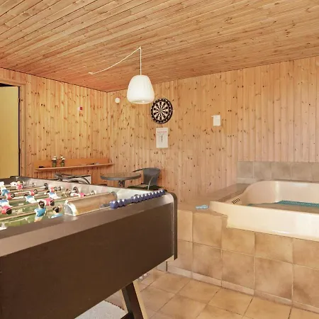 Ferienhaus Three-bedroom In 14