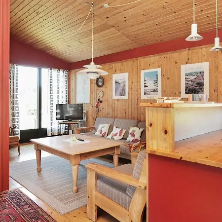 Three-bedroom In 14 Blåvand
